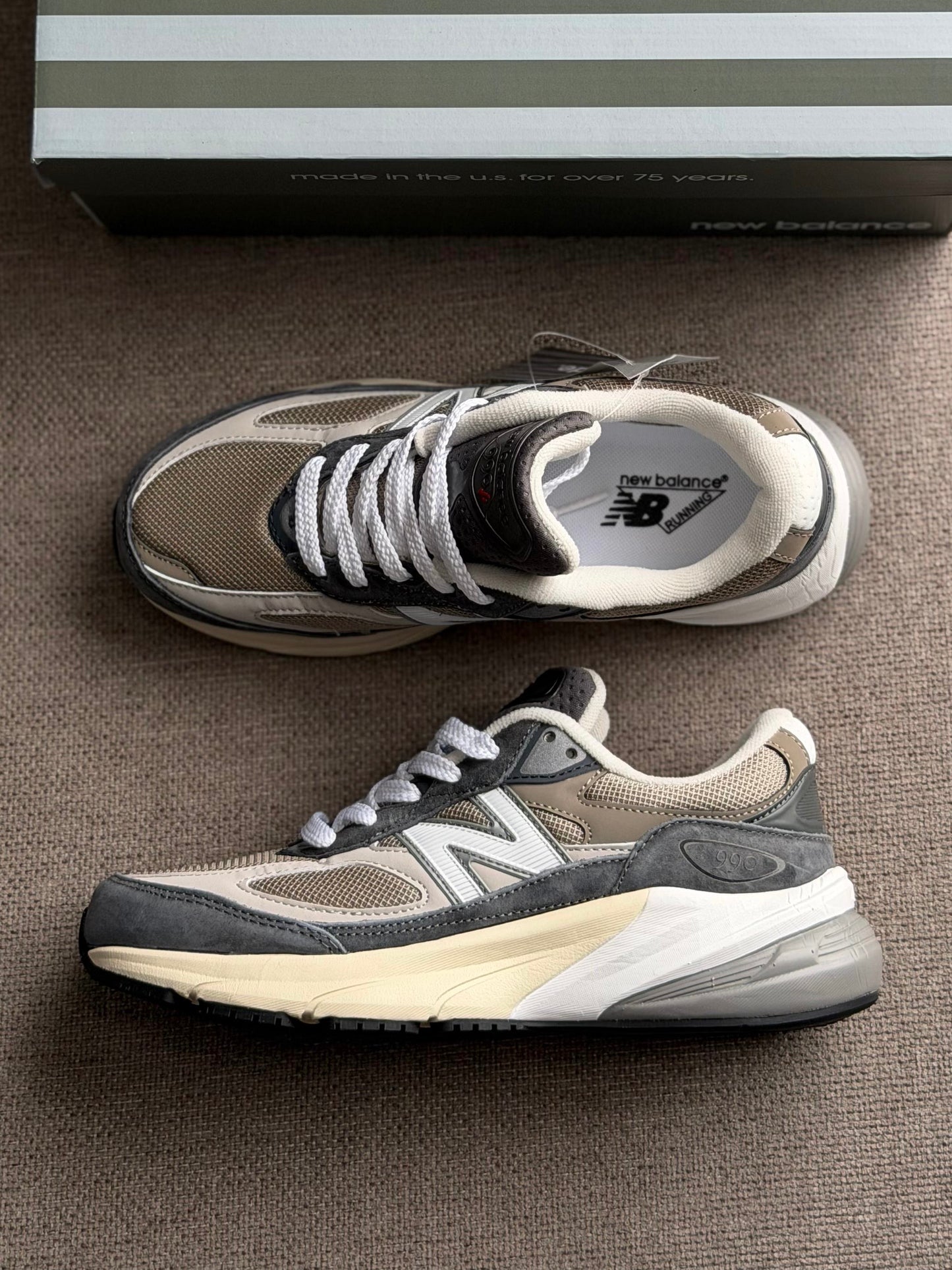 New Balance 990