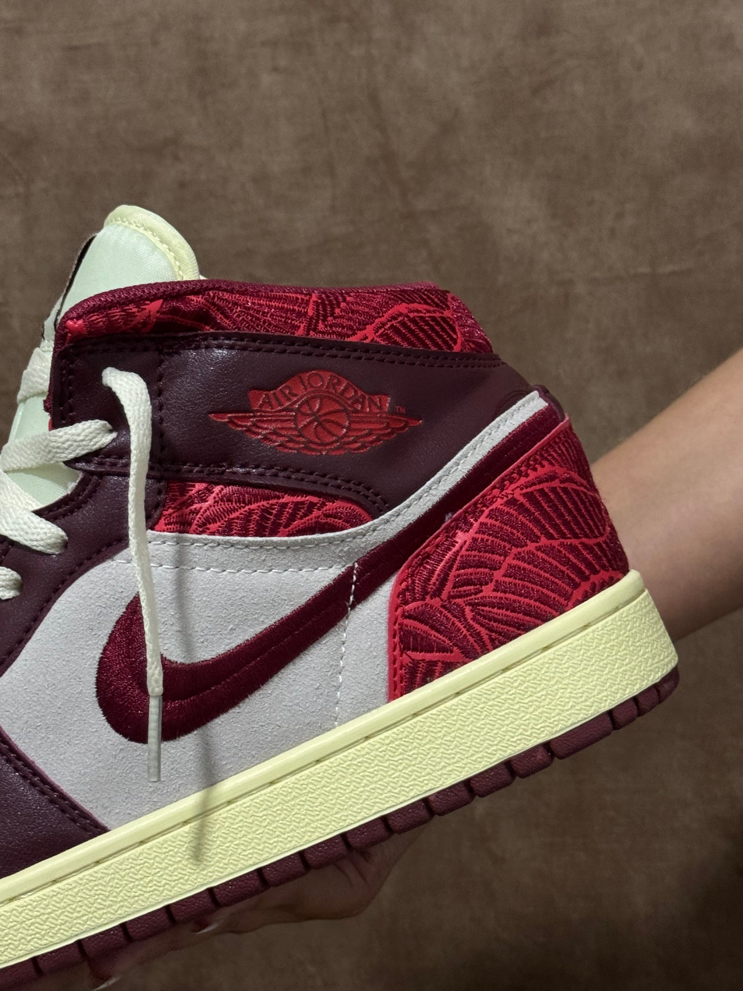 Air Jordan 1 Mid “Tiki Leaf”