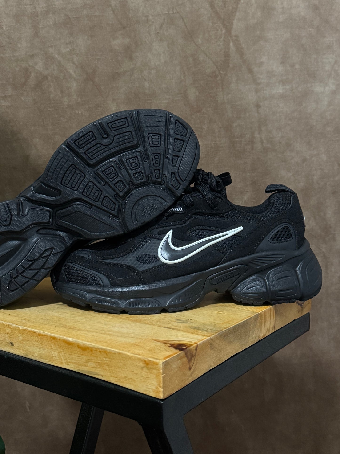 Nike V5K Run “Black”