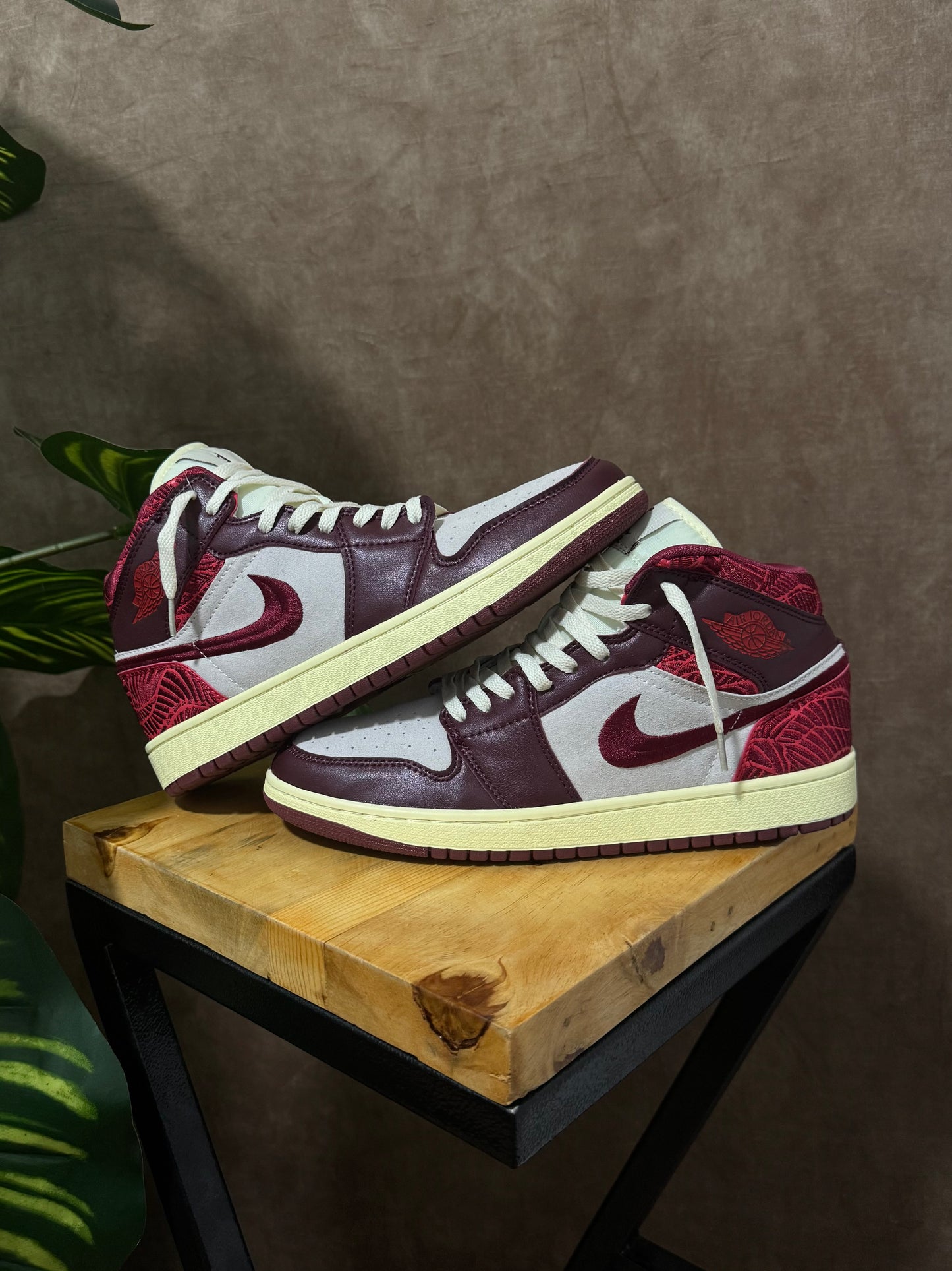 Air Jordan 1 Mid “Tiki Leaf”