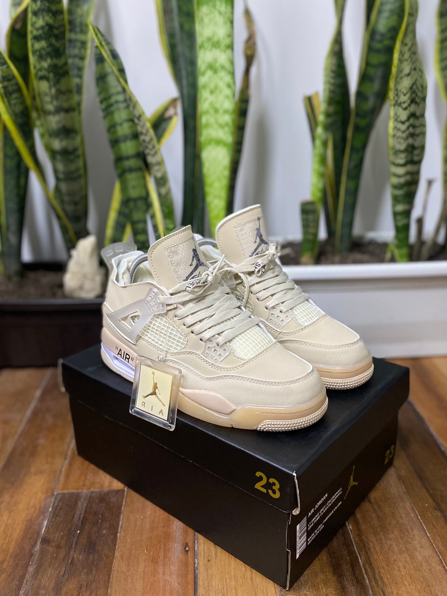 Air Jordan Retro 4 x Off White