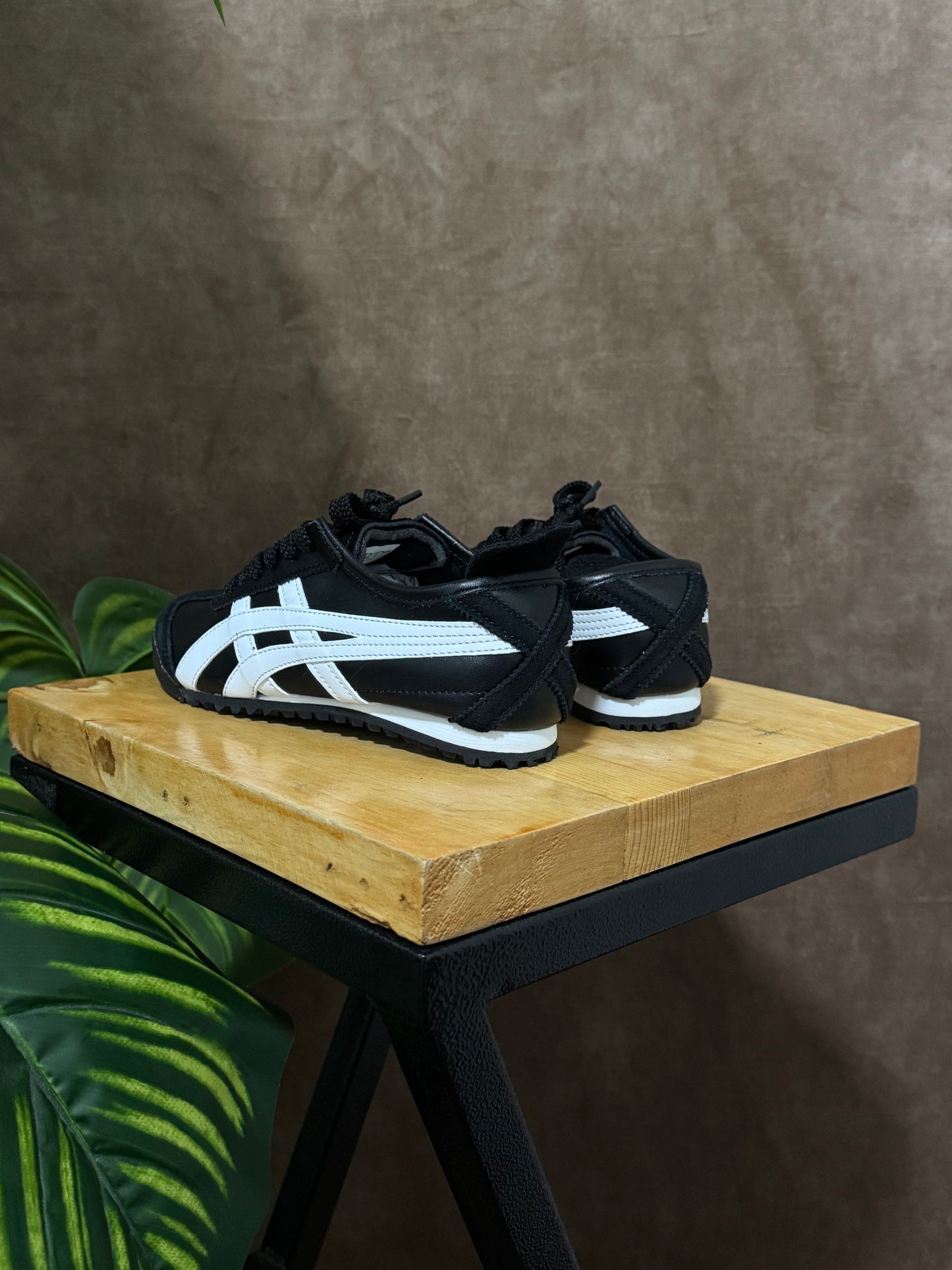 Onitsuka Tiger México 66 “Black/White”