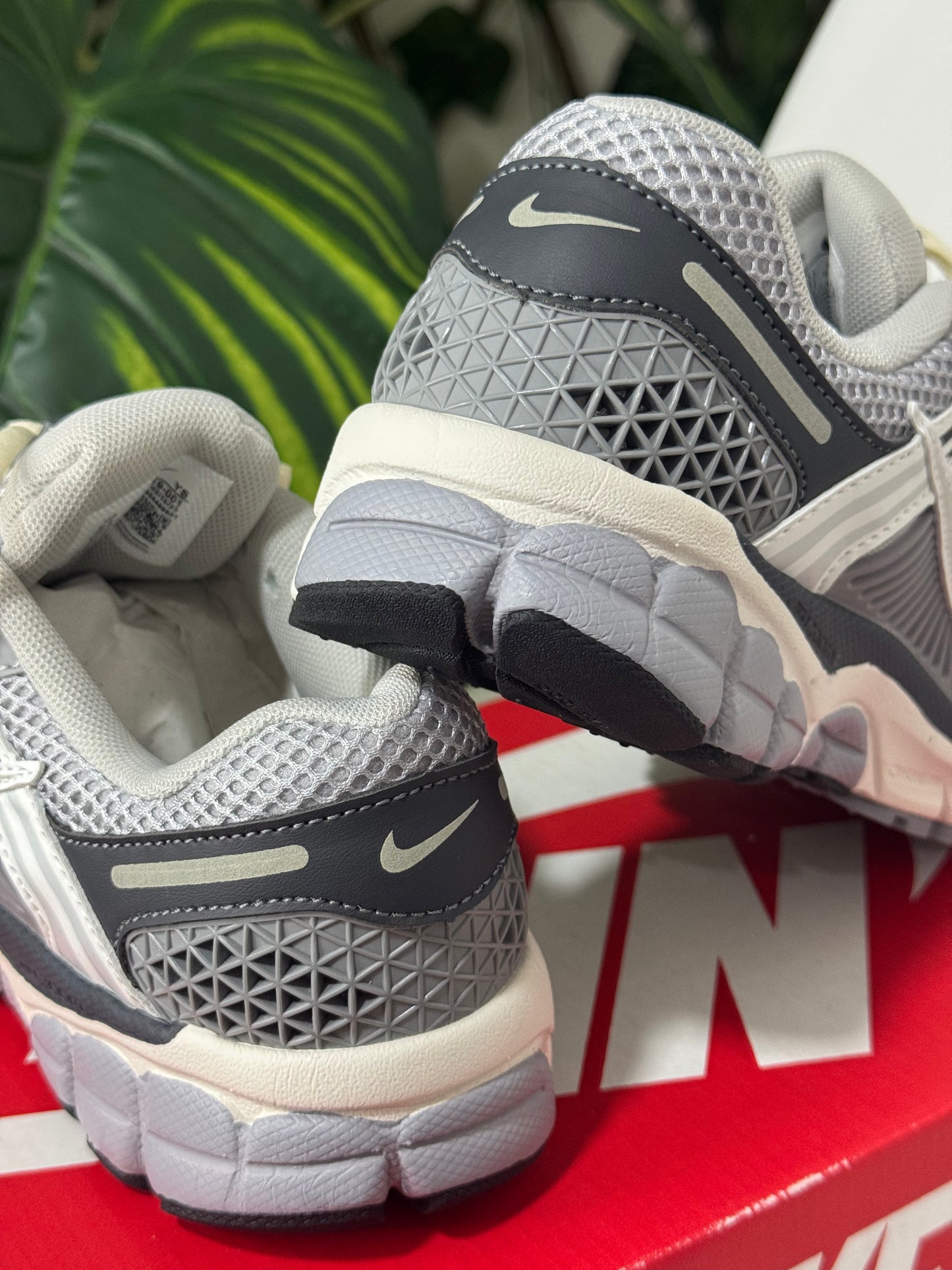 Nike Vomero 5 Gris