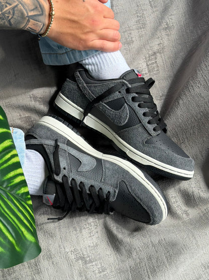 Nike SB Dunk Low “Black/Off Noir”