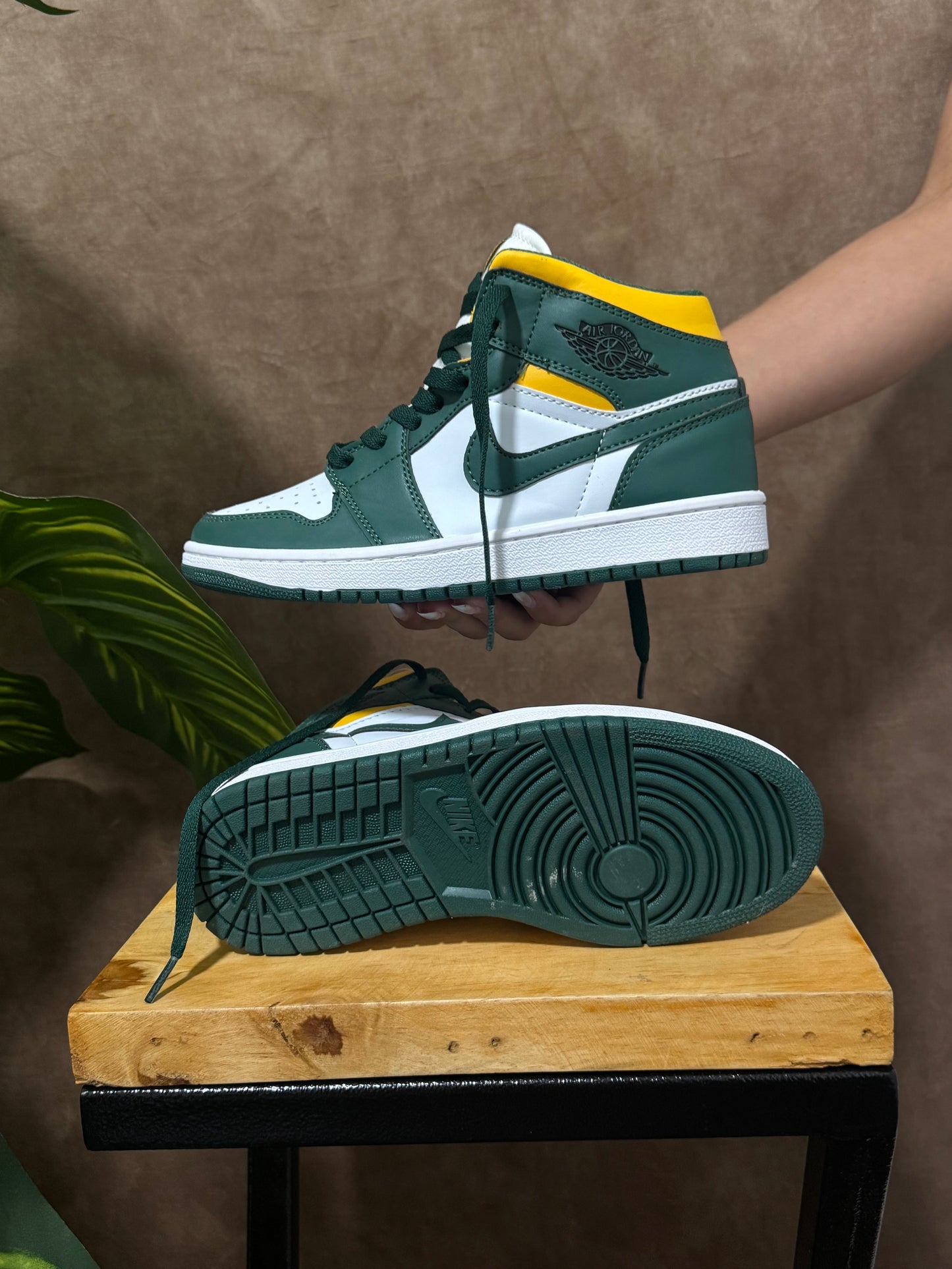 Air Jordan 1 Mid “Noble Green”