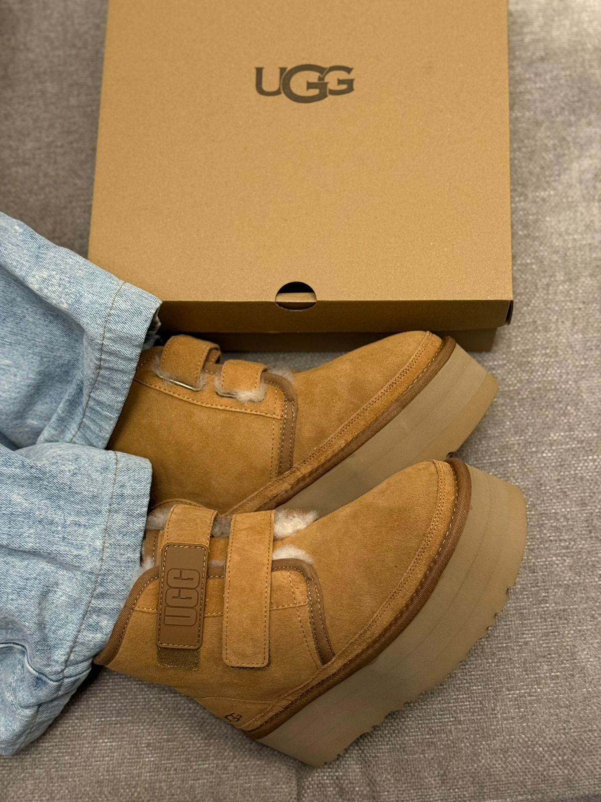 UGG