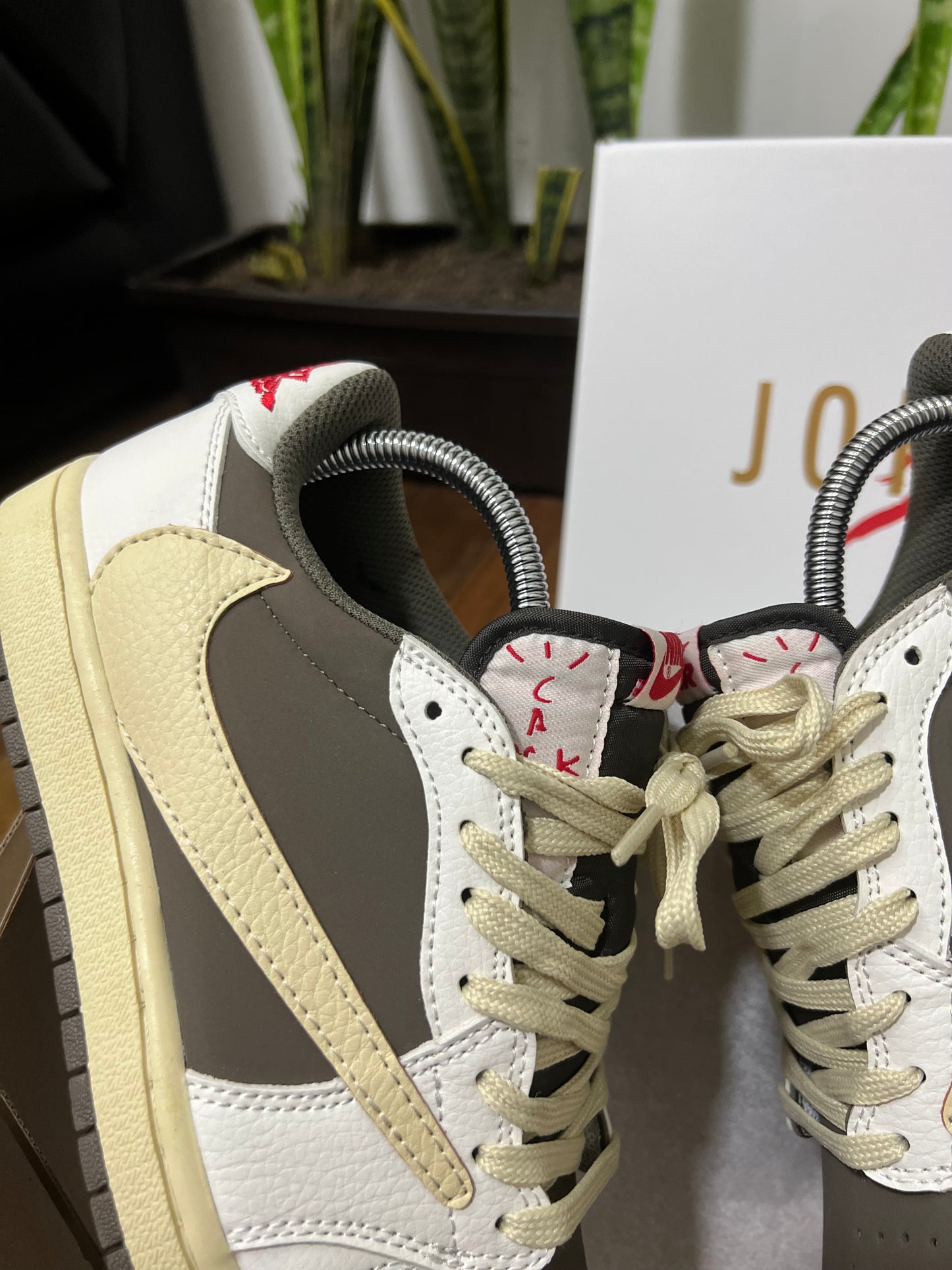 Air Jordan 1 Low x Travis Scott “Reverse Mocha”