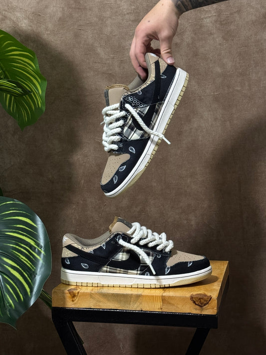 Nike SB Dunk Low x Travis Scott