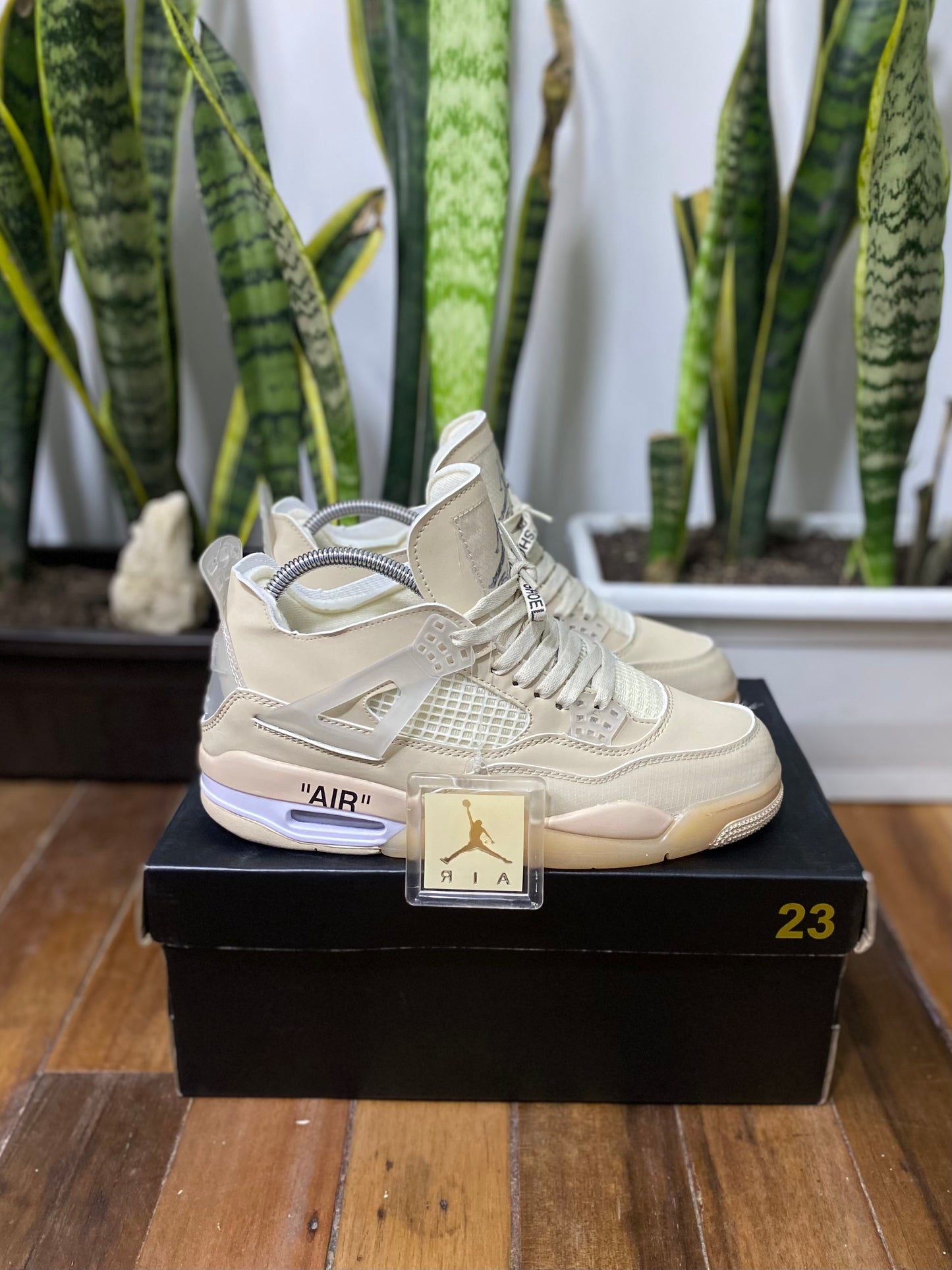 Air Jordan Retro 4 x Off White