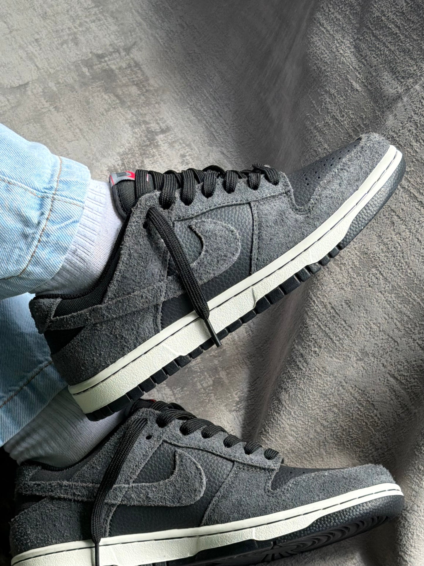 Nike SB Dunk Low “Black/Off Noir”