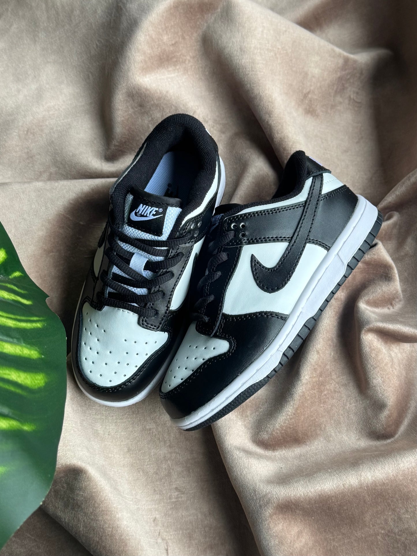 Nike SB “Panda”