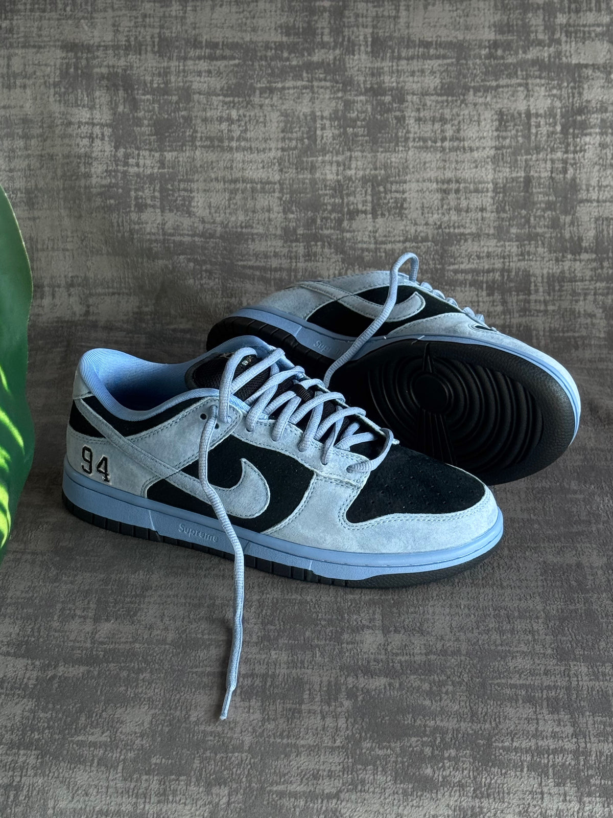 Nike SB Dunk Low x Supreme