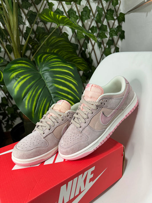 Nike SB Dunk Low Pink