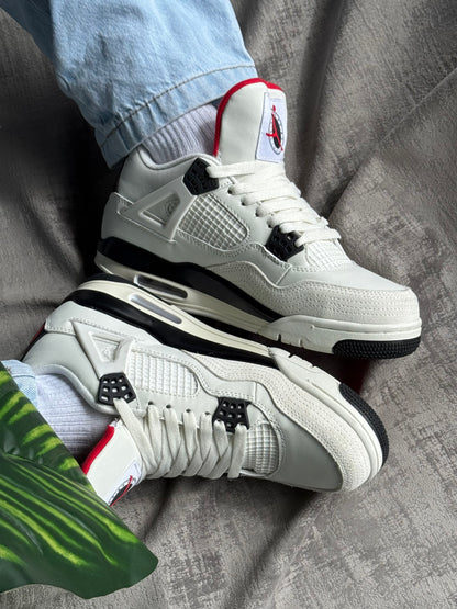 Air Jordan 4 “Flight Club”