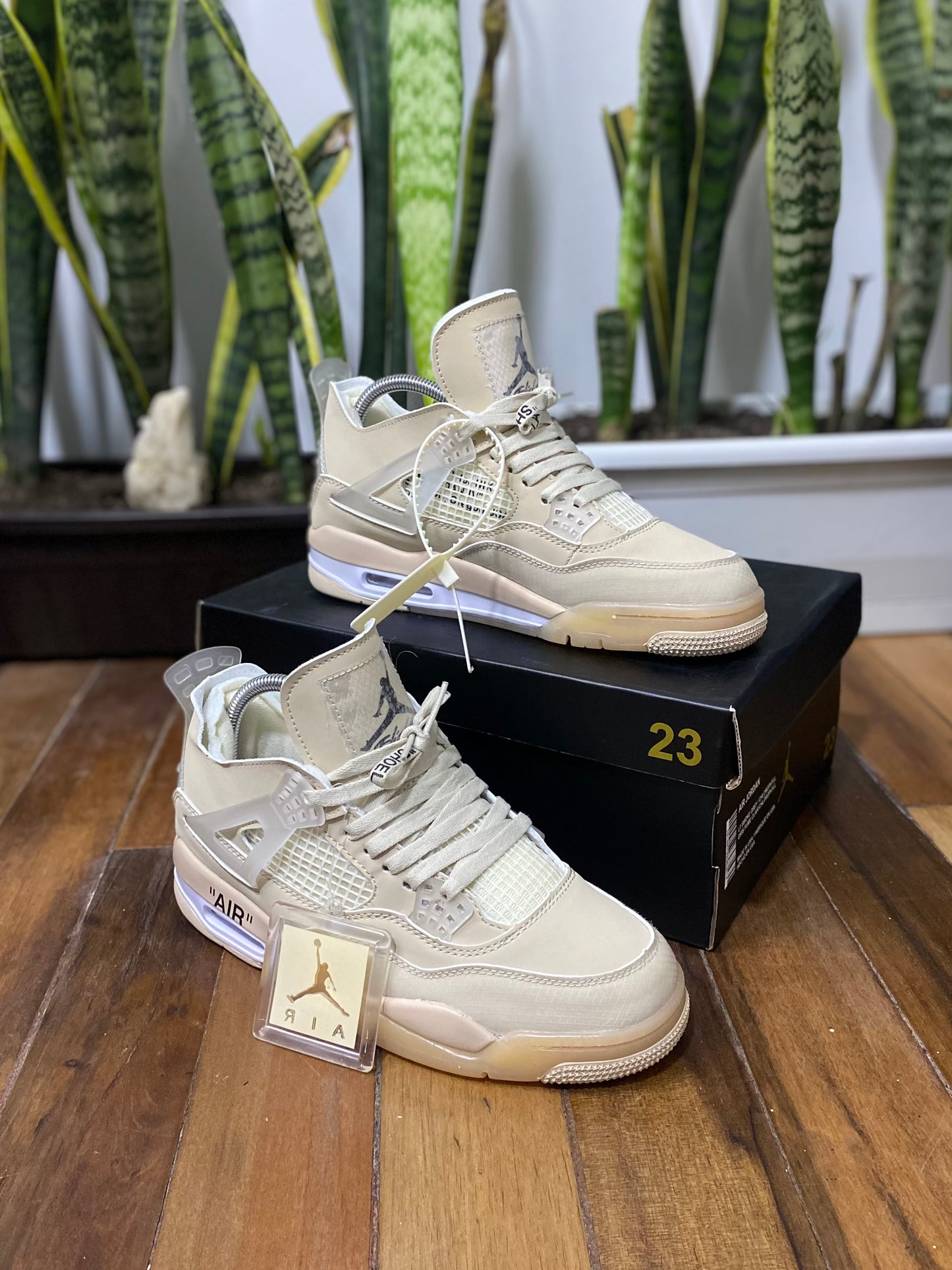 Air Jordan Retro 4 x Off White