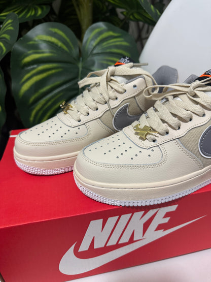 Nike Air Force One LV8 Beige