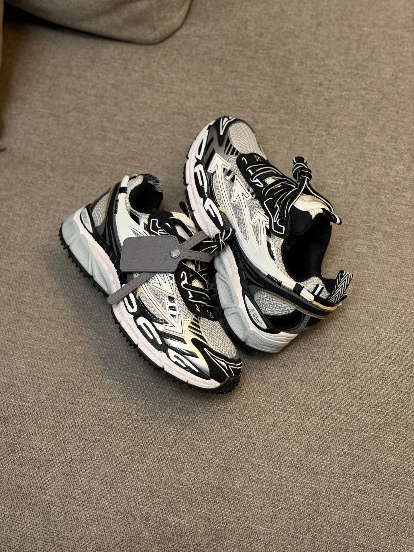 Off White Be Right