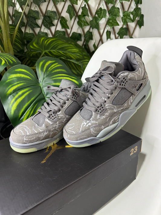 Air Jordan 4 Kaws