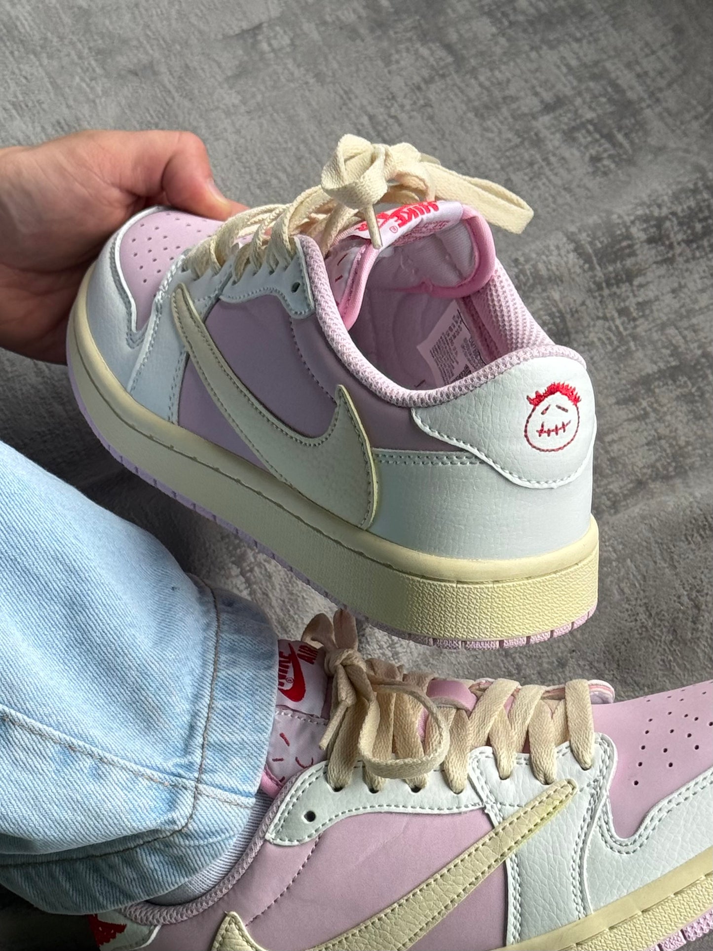 Air Jordan 1 Low x Travis Scott “Shy Pink”