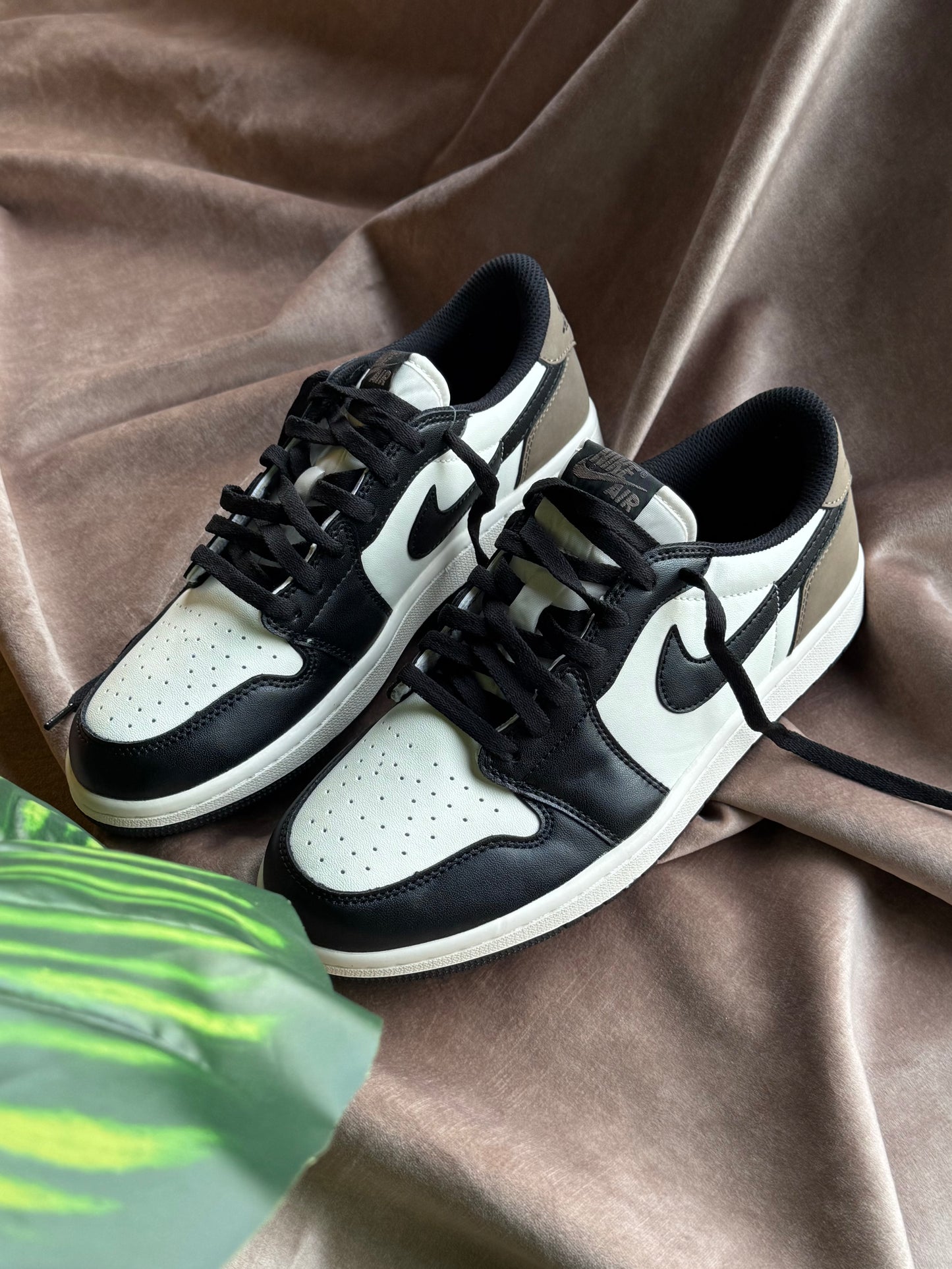 Air Jordan 1 Low OG “Mocha”