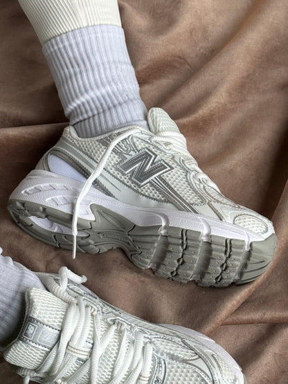 New Balance 740 “White”