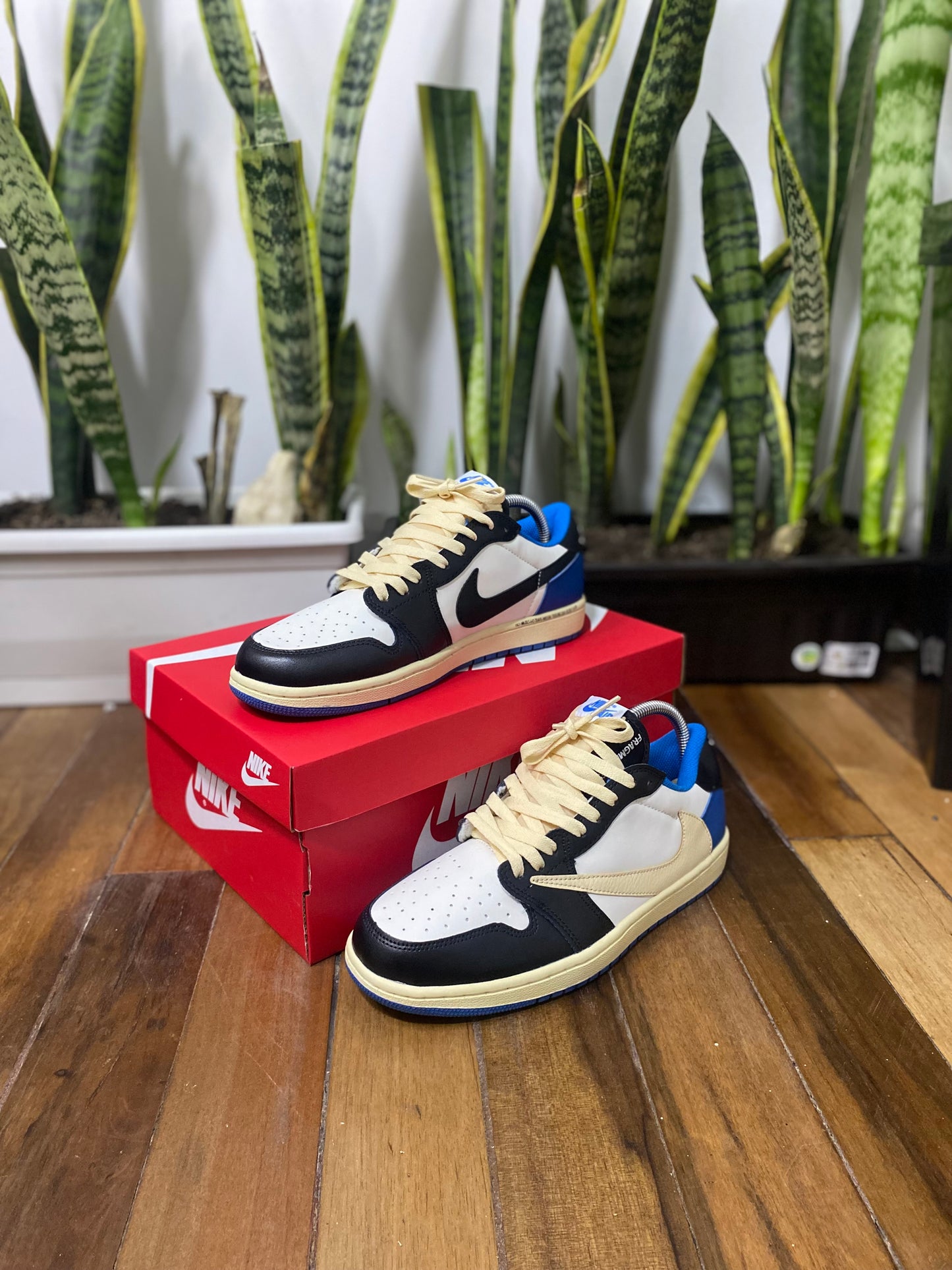 Air Jordan 1 Low Fragment x Travis Scott