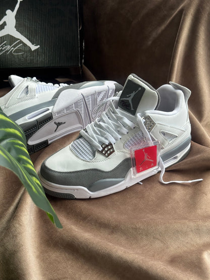 Air Jordan 4 “Smoke Grey”