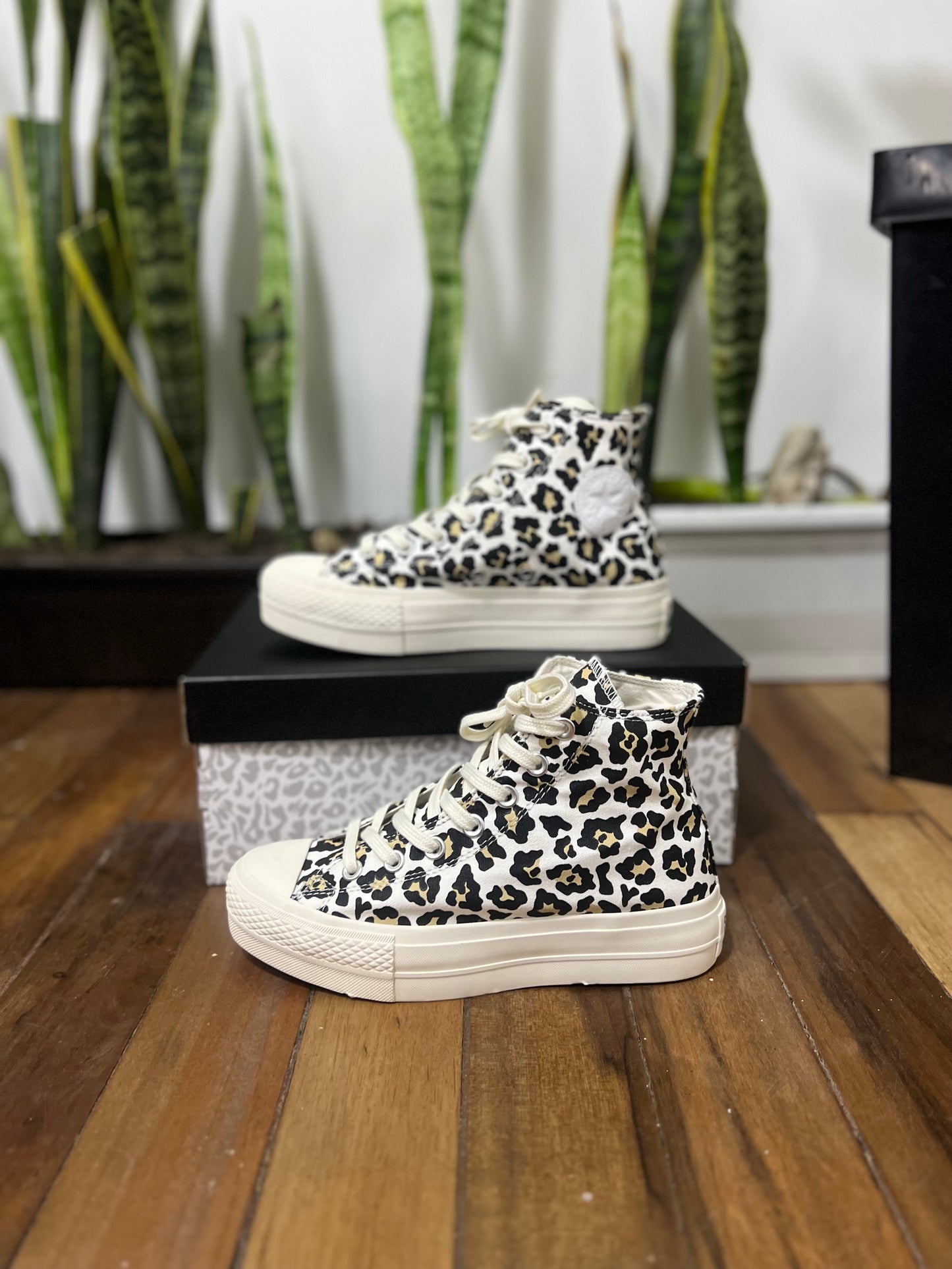 Converse Chuck Taylor Plataform “Leopard Lugged”