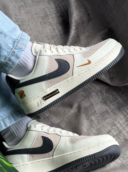 Nike Air Force 1 x Undefeated