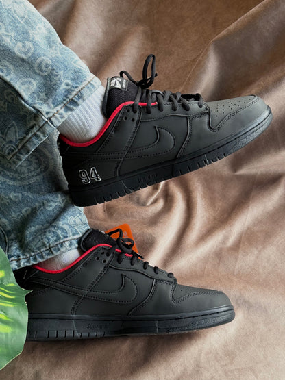 Nike SB Dunk Low x Supreme
