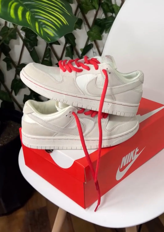 Nike SB Dunk Low “Red Thread”