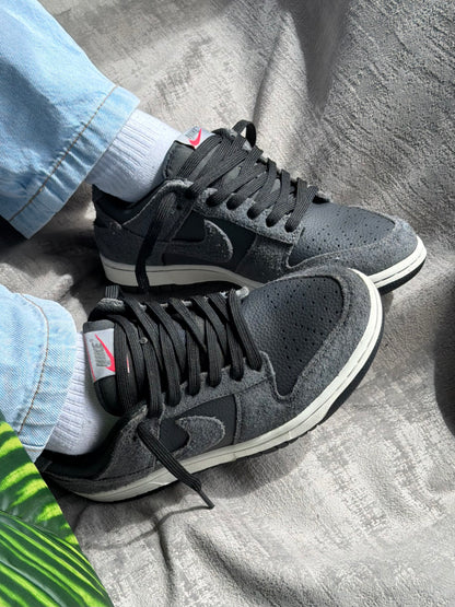 Nike SB Dunk Low “Black/Off Noir”