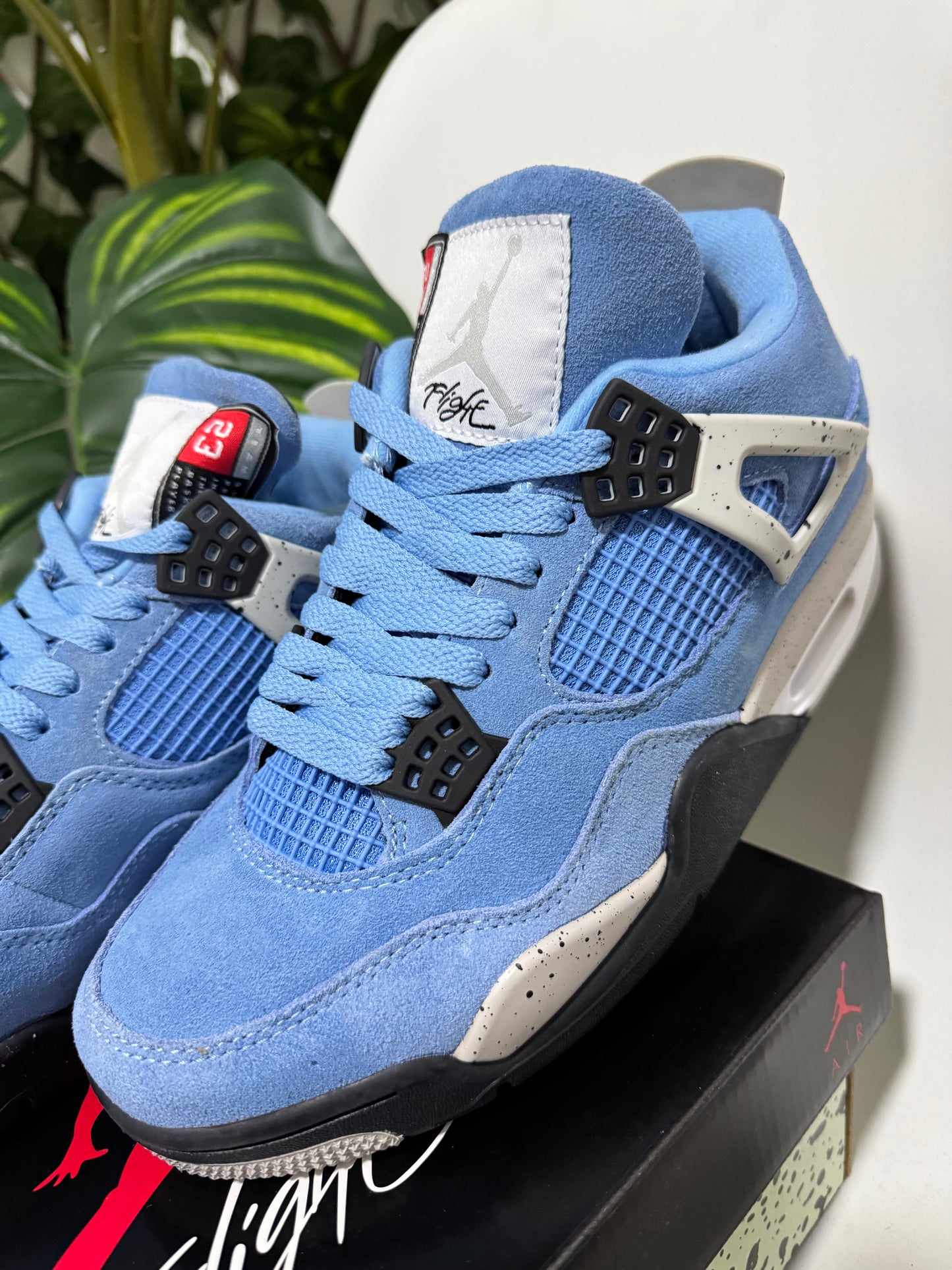 Air Jodan Retro 4 “University Blue”