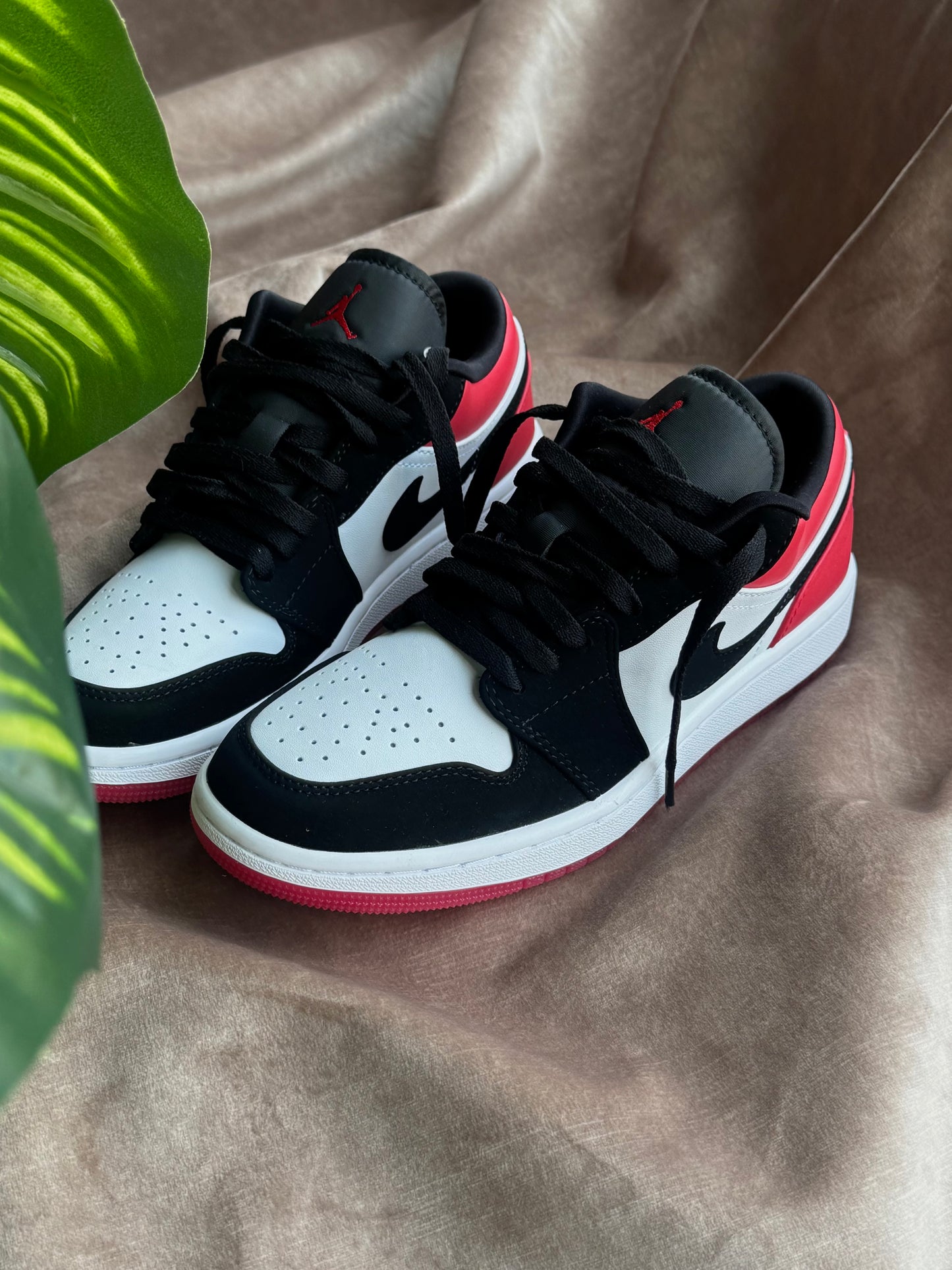 Air Jordan 1 Low “Black Toe”