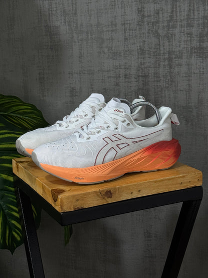 Asics Novablast 4