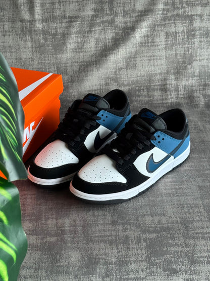Nike SB Dunk Low “Industrial Blue”