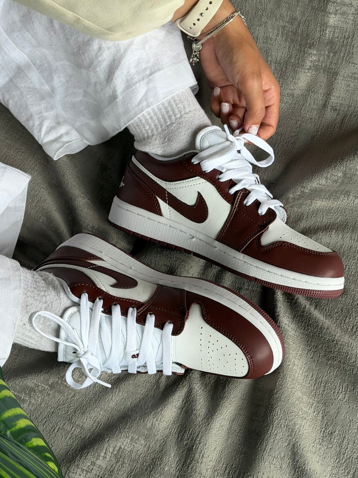 Nike Jordan 1 Low “Burgundy/White”