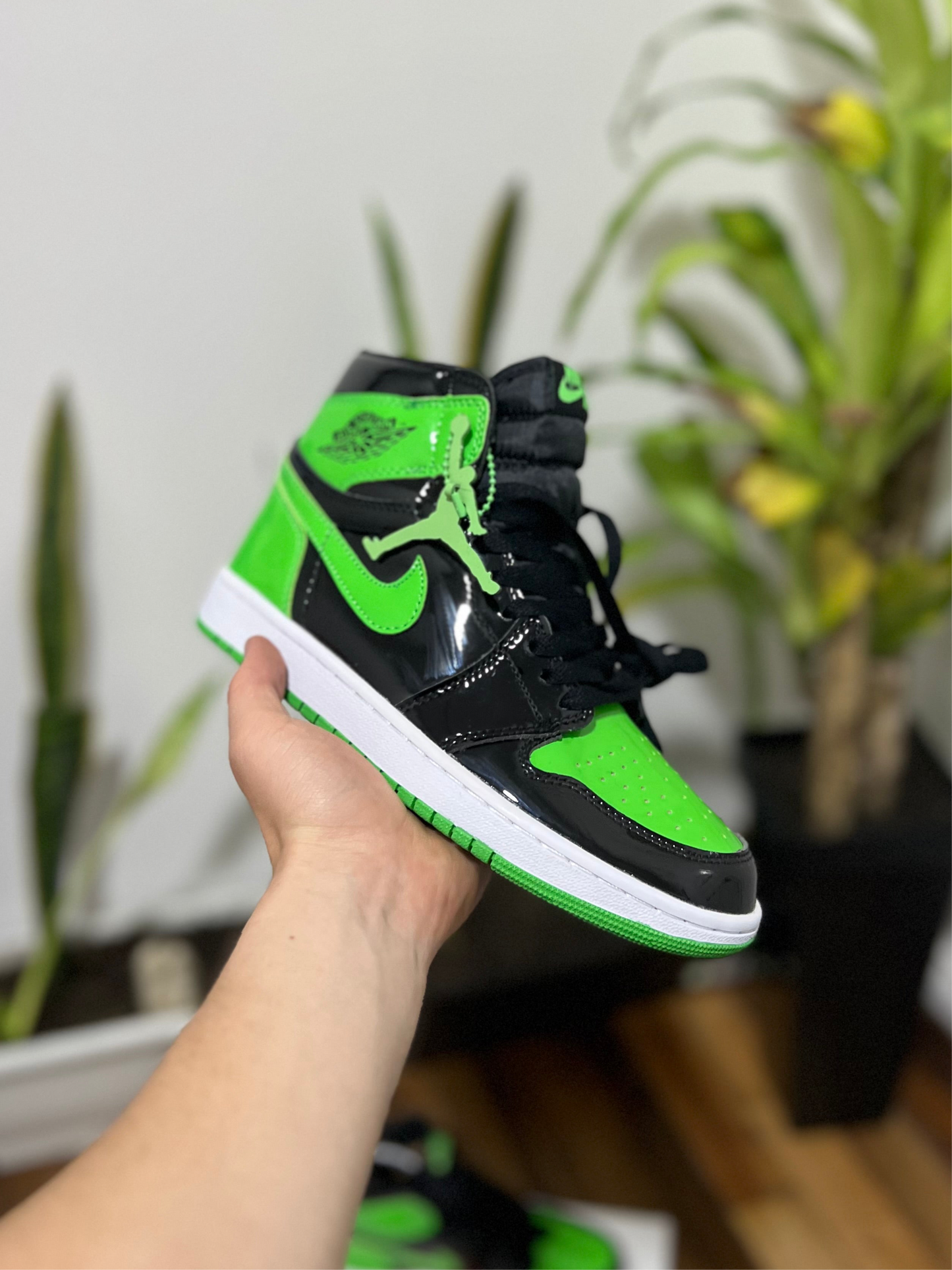 Air Jordan 1 High “Patent Lucky Green”
