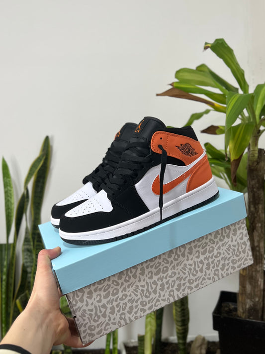 Air Jordan 1 Mid “Shattered Backboard”
