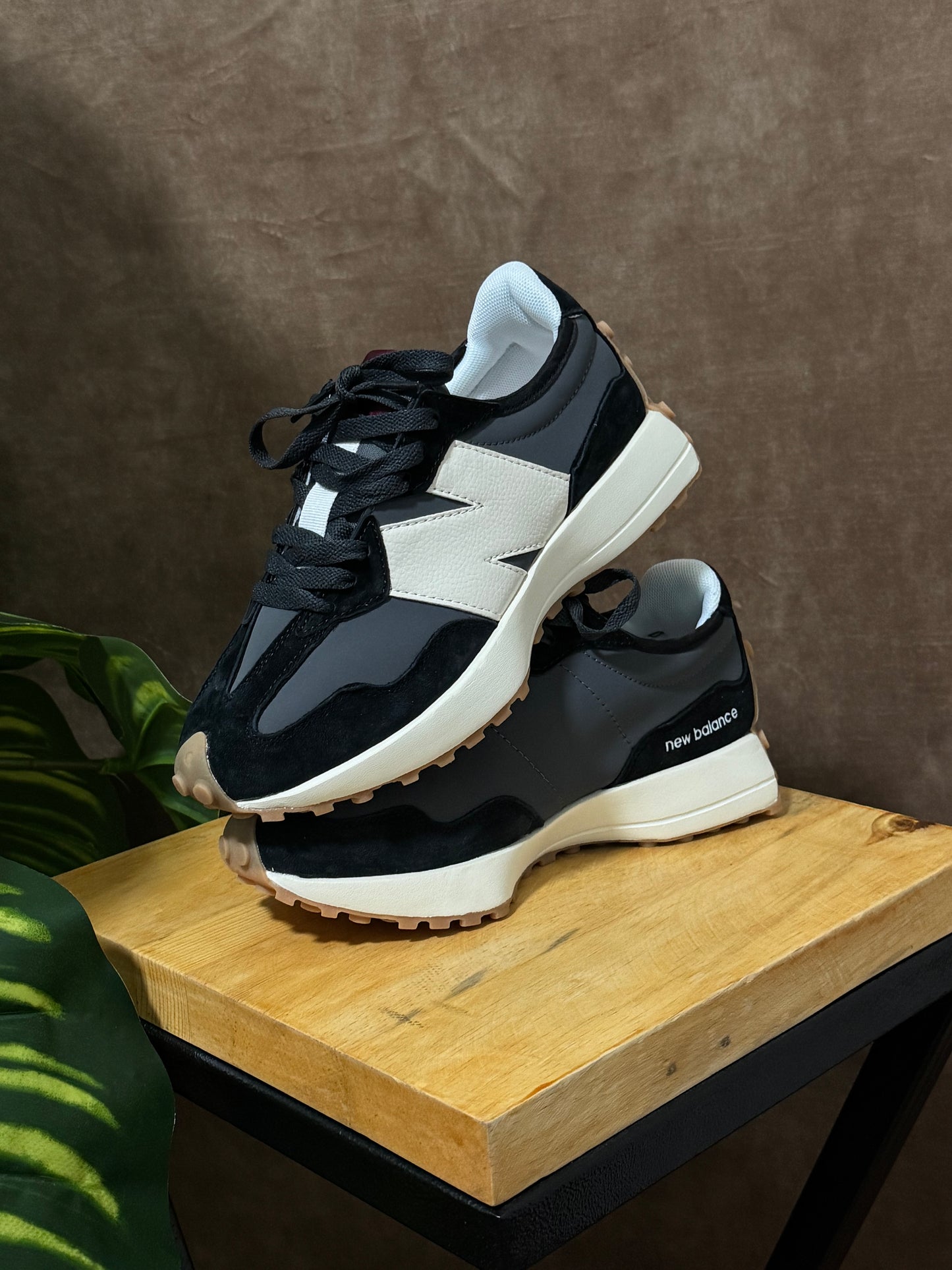 New Balance 327 Negras