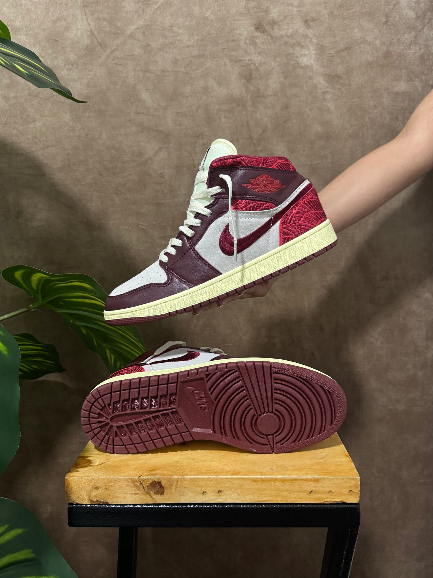 Air Jordan 1 Mid “Tiki Leaf”