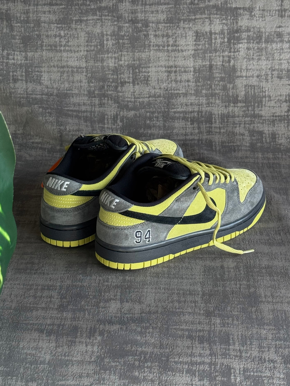 Nike SB Dunk Low x Supreme