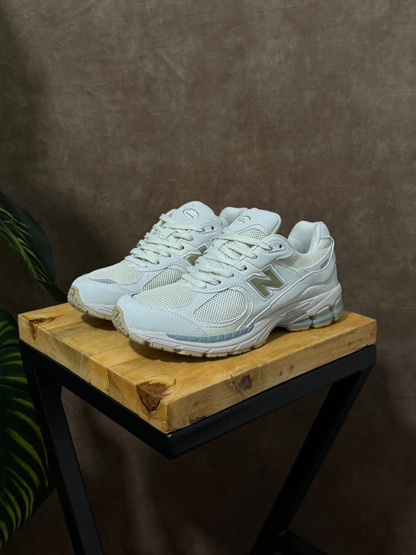 New Balance 2002r