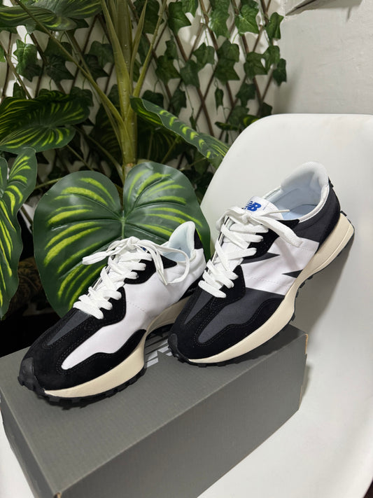 New Balance 327 “Negra”