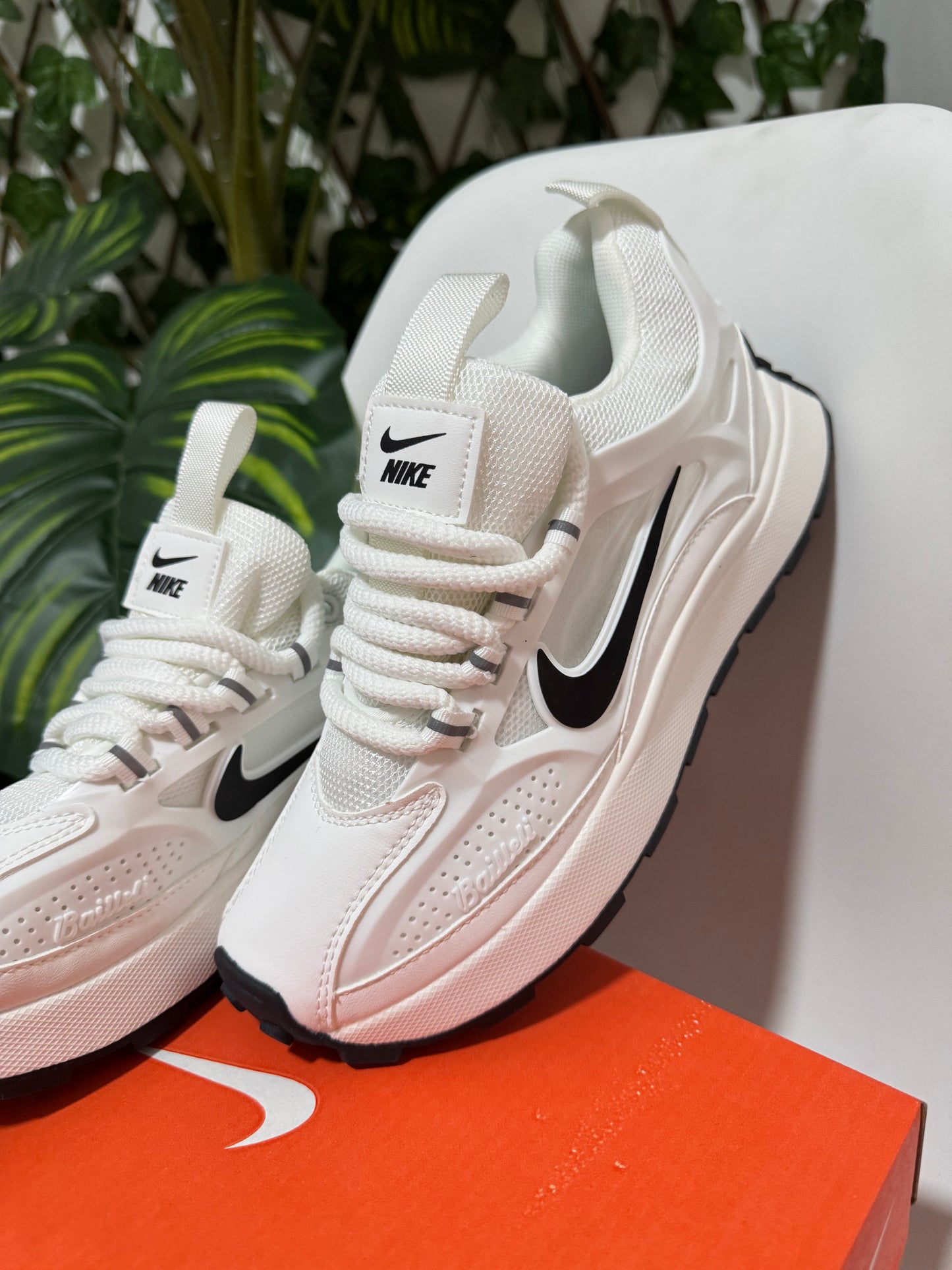 Nike Bailleli Blanca